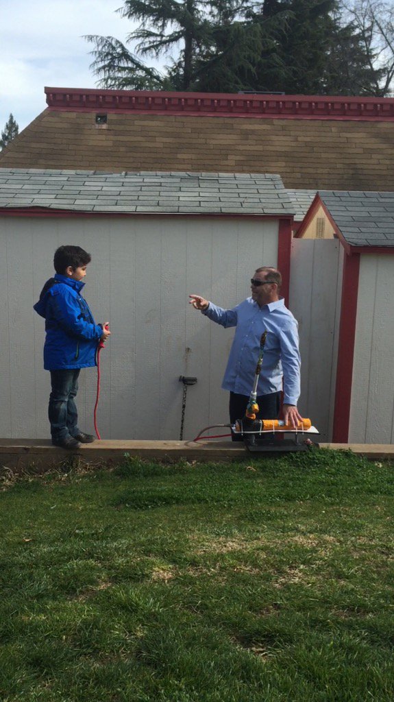 kelly_rafferty's tweet image. Rocket launching today at lunch #stemrules @BobcatsSR @lasdk8