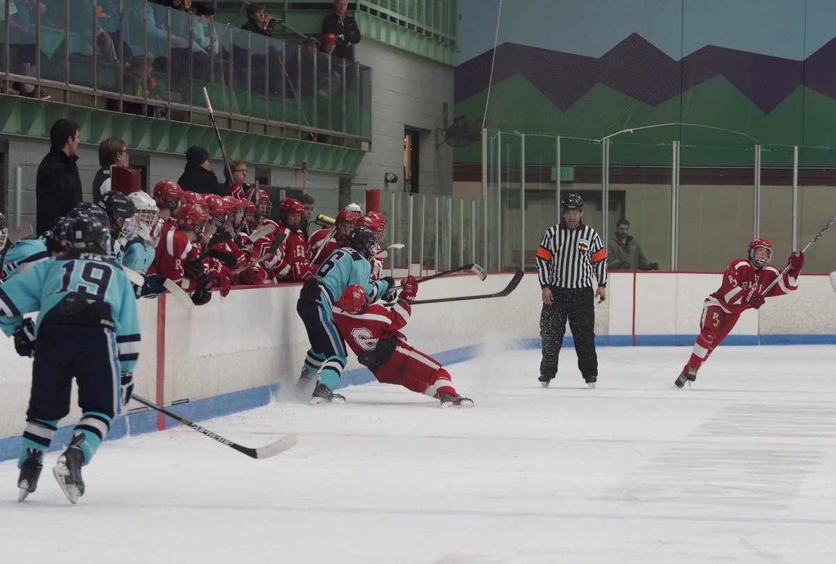 9Preps's tweet image. VIDEO: @RJHSHockey overcomes @dirtydonkeys 6-3 #copreps #9News #9Preps @RegisJesuitHS 9news.com/sports/high-sc…