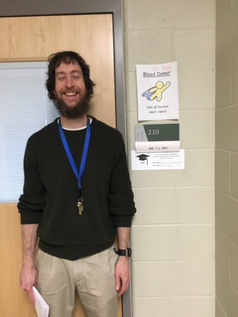 CSS_UB's tweet image. First generation college graduates @ South Ridge School! #csstriodays