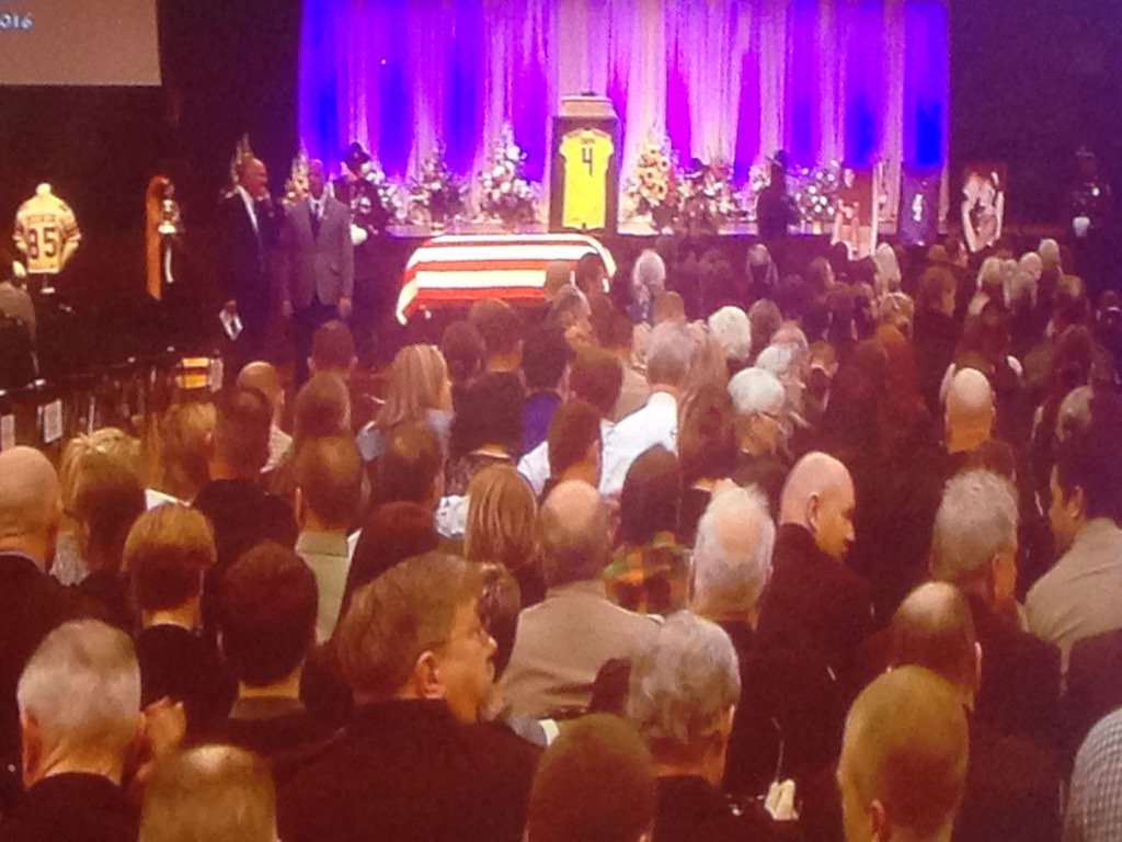 DanTilkinNews's tweet image. So many gathered to honor @seasidepd Sgt. Jason Goodding. #KOIN6News watch live now