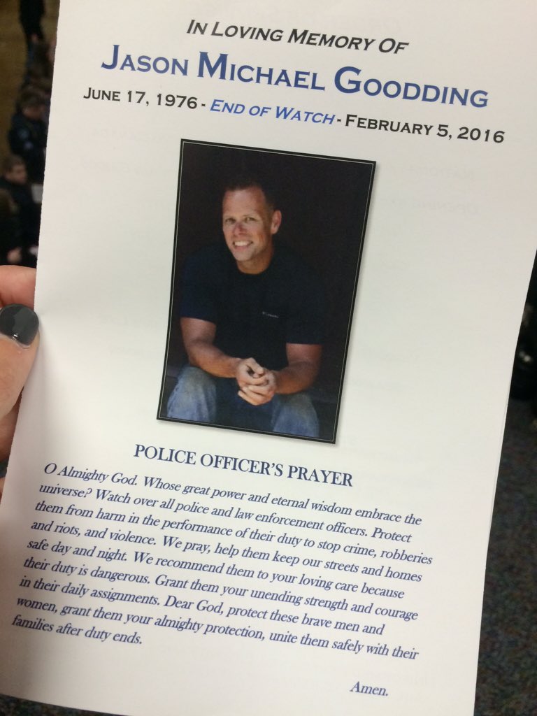Maggie_Vespa's tweet image. Just seated in Seaside Convention Center. Huge crowd. Officers passing out programs &amp;amp; wristbands for Sgt. #Goodding