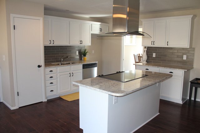 ProHomeBuyers's tweet photo. For Sale - Updated &amp; Gorgeous 4 Bed, 3 Ba near 21st &amp; Rock Rd!! https://t.co/4NEruTxwUv https://t.co/BrwHzi0Xqn
