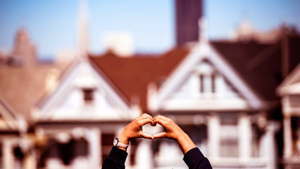 realtordotcom's tweet photo. #Mortgagerates are trending toward record lows, a #ValentinesDay gift from the world https://t.co/y9Q4SmuXlW https://t.co/EgY0dKv93t