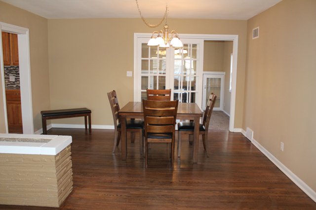 ProHomeBuyers's tweet photo. Rent 2 Own - Newly Remodeled 3 Bed, 2 Ba Home w/ Bonus Room in Basement!!! https://t.co/qjDwUV15hG https://t.co/3B3zEpWAnW