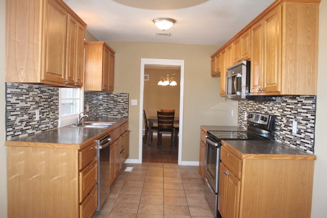 ProHomeBuyers's tweet photo. Rent 2 Own - Newly Remodeled 3 Bed, 2 Ba Home w/ Bonus Room in Basement!!! https://t.co/qjDwUV15hG https://t.co/3B3zEpWAnW