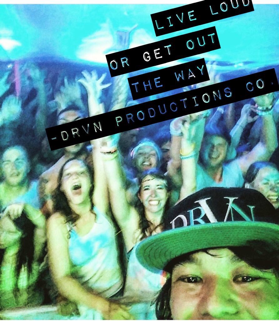 ChrisHSantiago's tweet photo. @Tillys @journeys @PacSun LETS MAKE NOISE TOGETHER! #GLOWRAGE @scott_is_vRb @GlowRage @GlowRageTour @DRVNProductions https://t.co/lmXD2jBj1Z