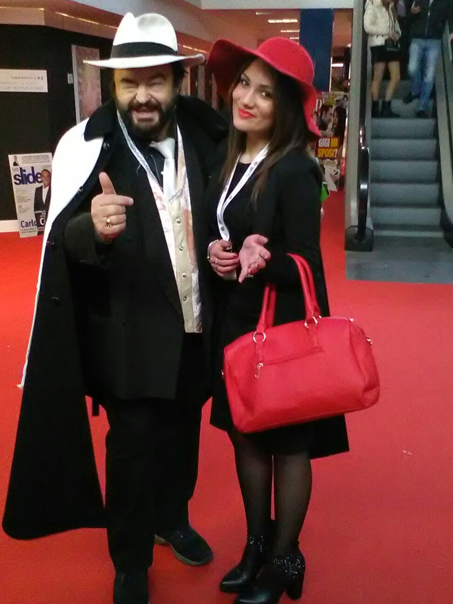FriuliDocUdine's tweet photo. Anche Gigi Nardini Sosia ufficiale del maestro Pavarotti a #Sanremo https://t.co/UFh9TDlDgV