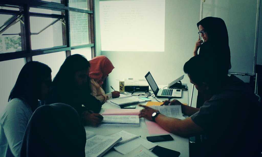 MedinaUKDI's tweet photo. mett pagiii!!mimin mau lapor nih live report:kelas privat materi: anak-dr Fitri #salamOneShootUKDI  #suksesyaaah https://t.co/wMk41oHtfa