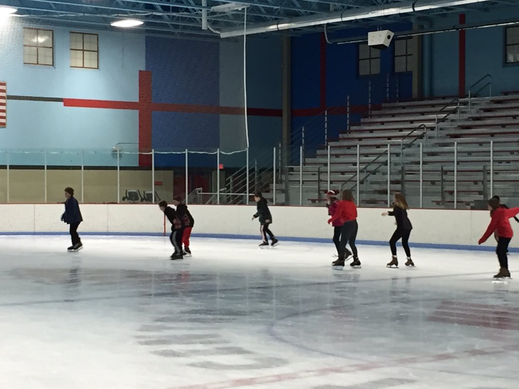 AnnEganPagac's tweet photo. 6th graders in motion. #mertonint #arrowheadhighschool https://t.co/Ht7UxPHhUi