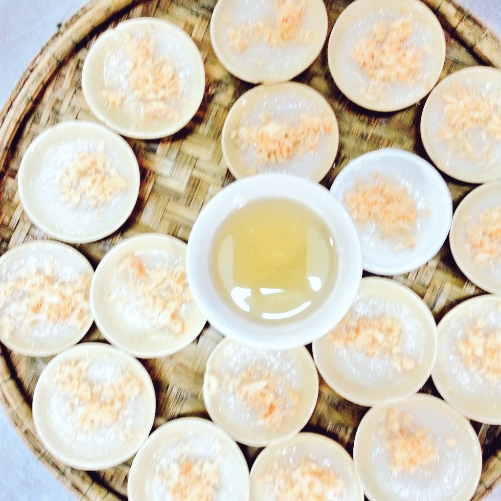 sweetsaltynutty's tweet photo. On my "Hue" to consuming all the #banhbeo in #hue @foodbloggers @FoodBlogs @ilovehuetour https://t.co/3fIlnPCLHr