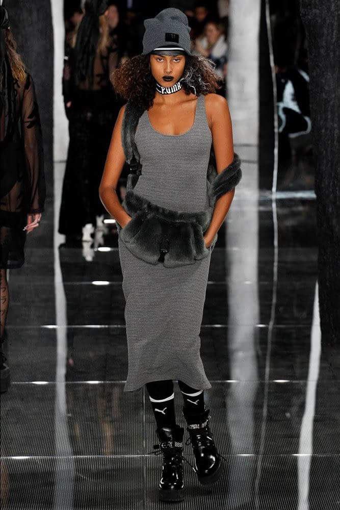 IAMFASHlON's tweet photo. When Rihanna meets Puma.. #FENTYxPUMA https://t.co/WuNPMk7SlW