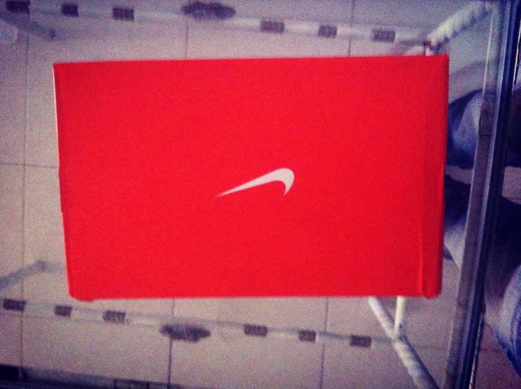 KalelGerardo's tweet photo. @Nike gracias por este regalo :) ahora si a entrenar con mis #Fitsole muy contento me gustaron https://t.co/TUOtjqrFzU