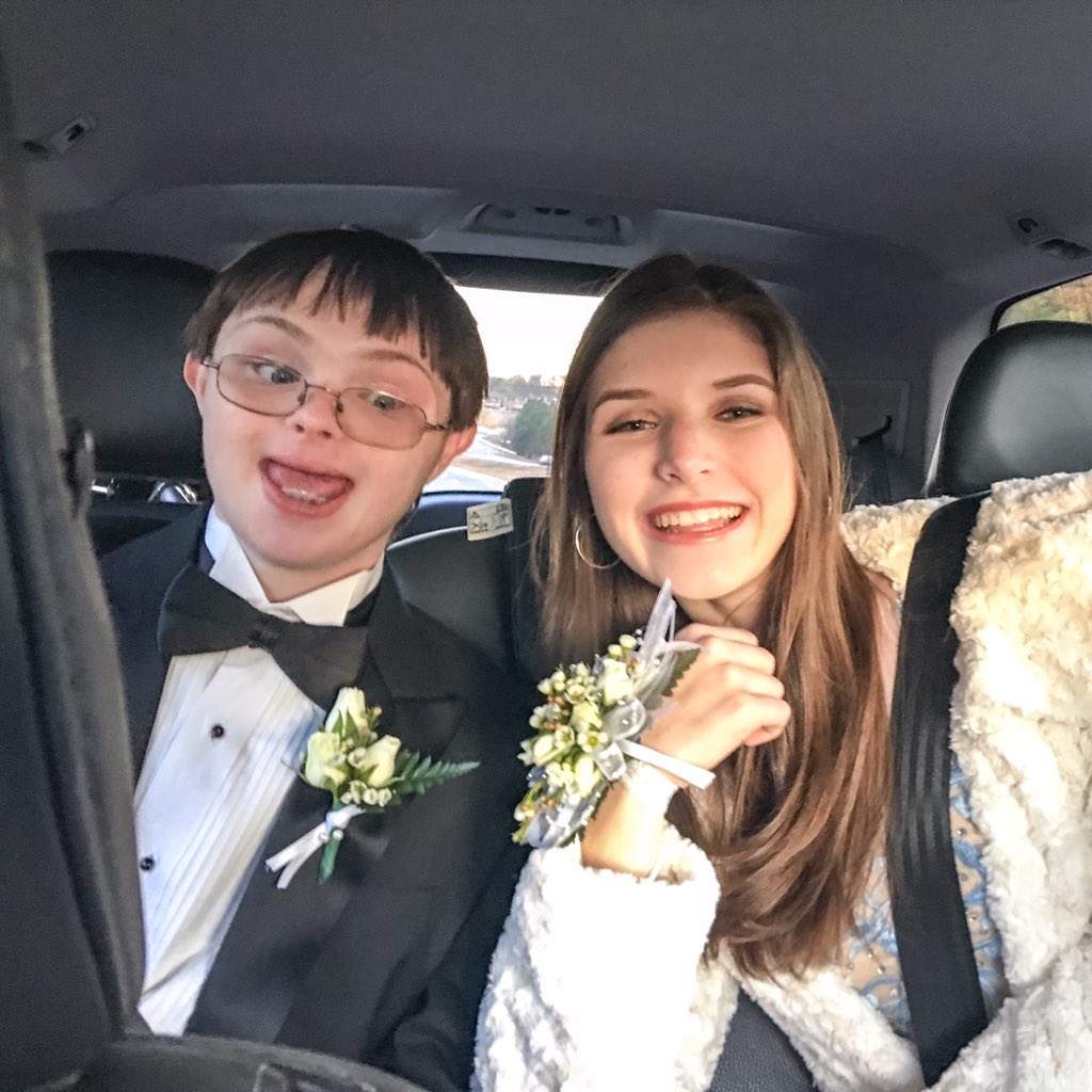 UniteOurVoices's tweet image. On our way to #prom #nighttoshine @timtebow @timtebowfoundation #firstprom #newbeginnings #blessed #flowers