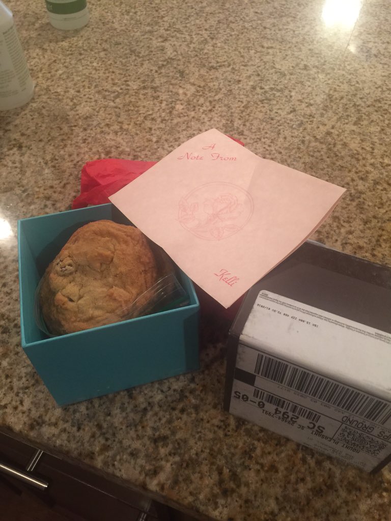 Lucys2cents's tweet photo. I have the BEST best friend EVER!! Kelli baked cookies &amp; sent me the cakey ones! It's like you are next door!! https://t.co/u5TYGPz6Lq
