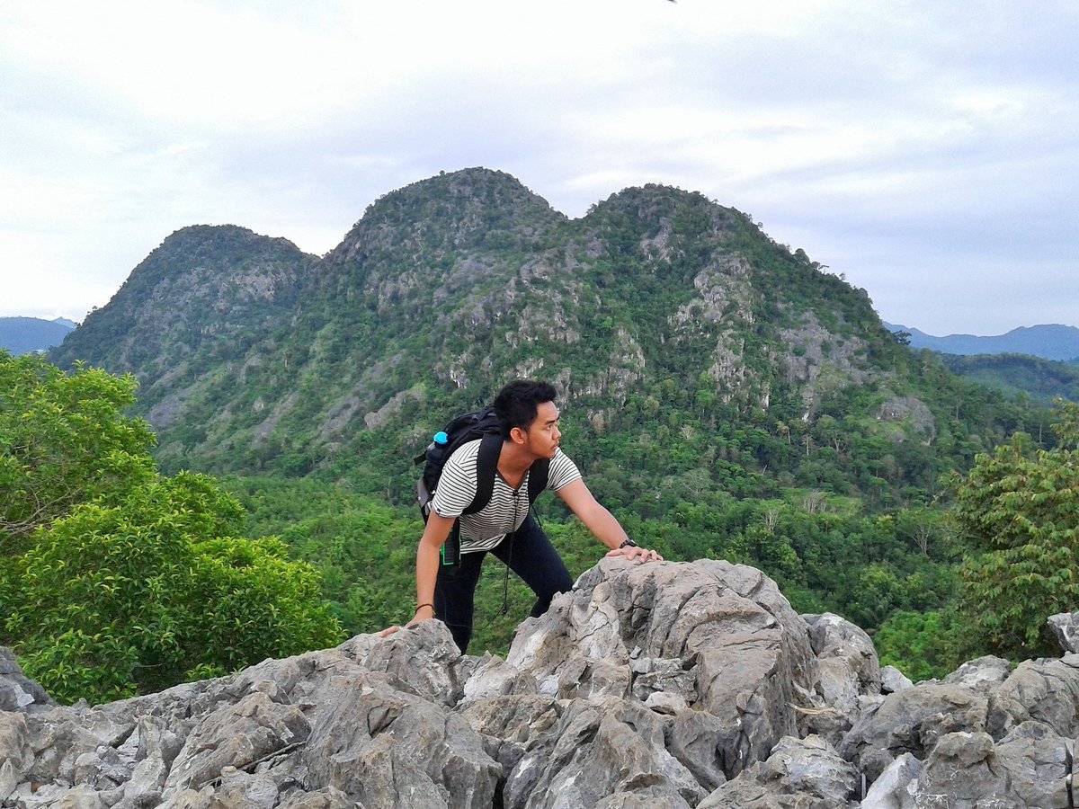 AWah1d's tweet photo. "Life is either daring Adventure or nothing." -Hellen Keller-
👣#Langara @eigeradventure @indtravel @myTrip_myAdvntr https://t.co/cN1WmQvXFo