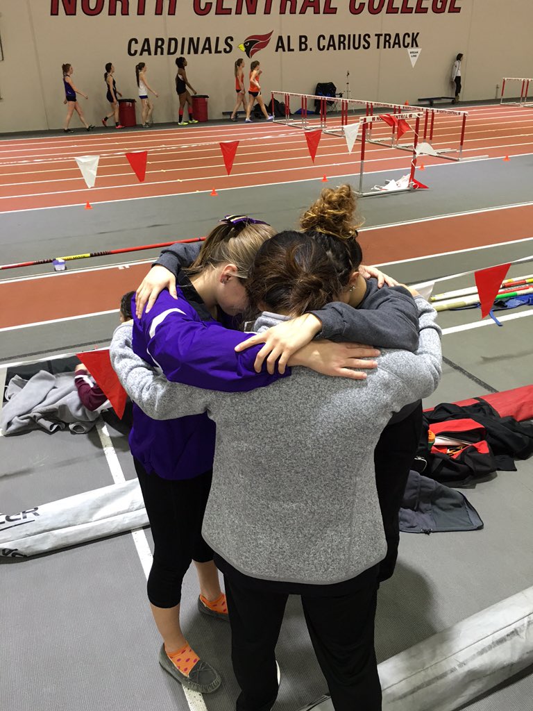 ONU_XCTF's tweet photo. Ladies PV is ready to start up here at North Central for the Chicagolands indoor track meet! #ONUjumps https://t.co/JyBOvXCCTk