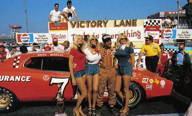 Basso488's tweet photo. 40 years ago today Dave Marcis won the 1976 Qualifying Race #1 @ Daytona. @71speedshop. https://t.co/FeTNGAiV3h