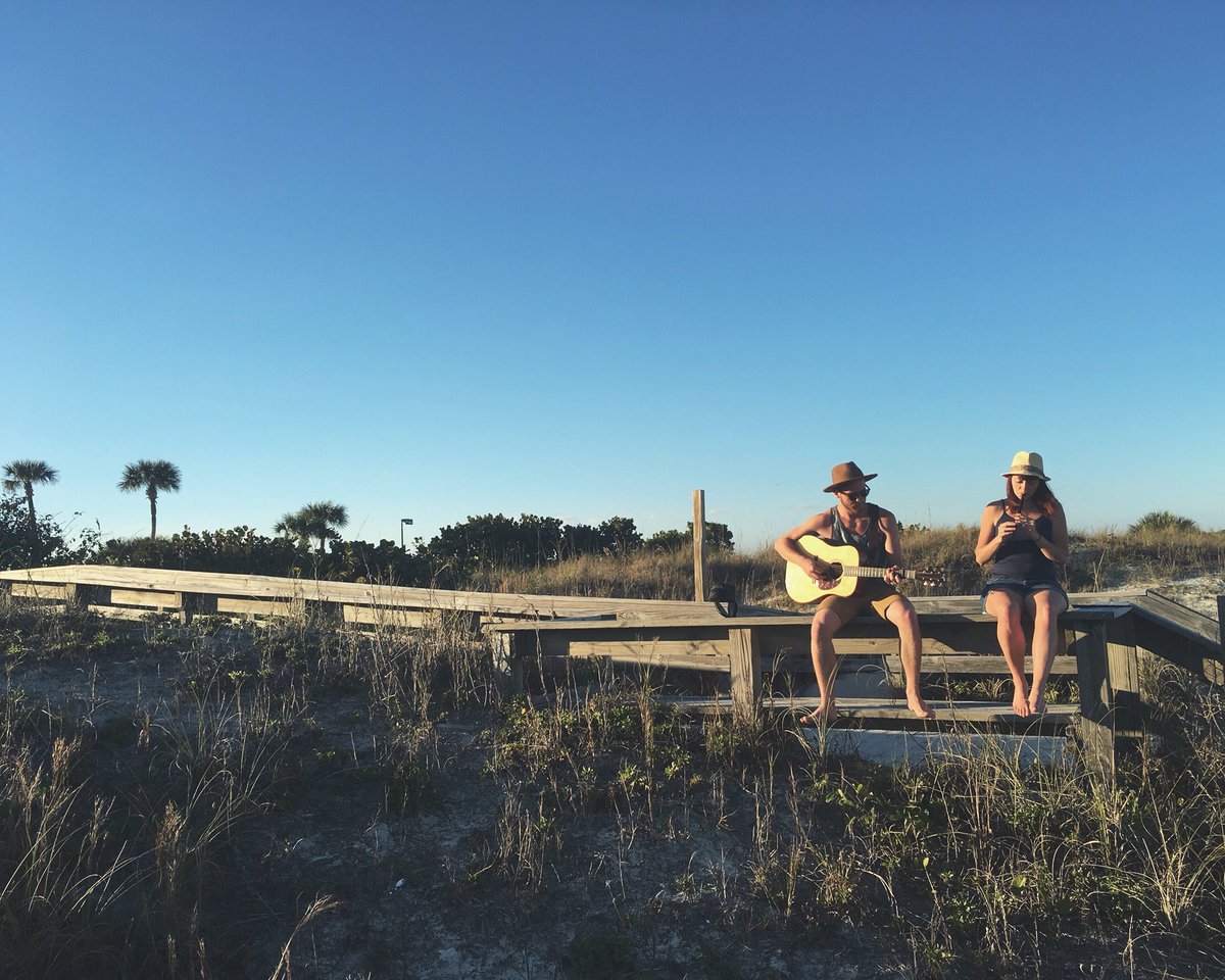 LinkUnionMusic's tweet photo. Sunsets + original jams = Happiness 
#linkunion #beach #jettybeach #folk #vsco #vscocam #florida https://t.co/TCiKiLSm4k