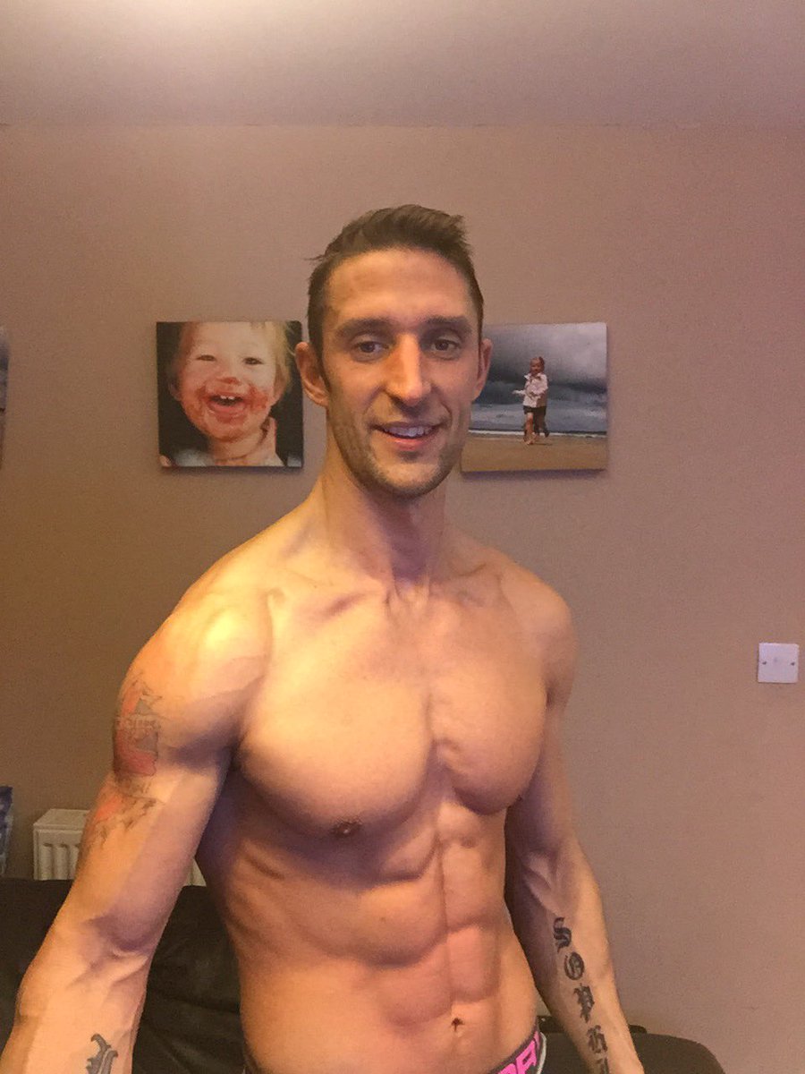 dancole69's tweet photo. #fridayfight #Max30 @shauntfitness @DarrenNatoni I'm coming for you in Manchester and I'm calling you out. mwahahaha https://t.co/CYU6CkK7BP