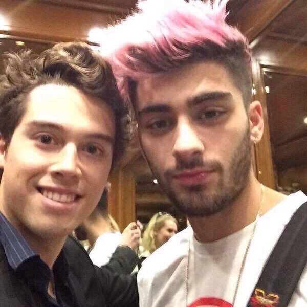 violts's tweet photo. Zayn's hair look prettier than my whole life https://t.co/Rt4i4kjX2X