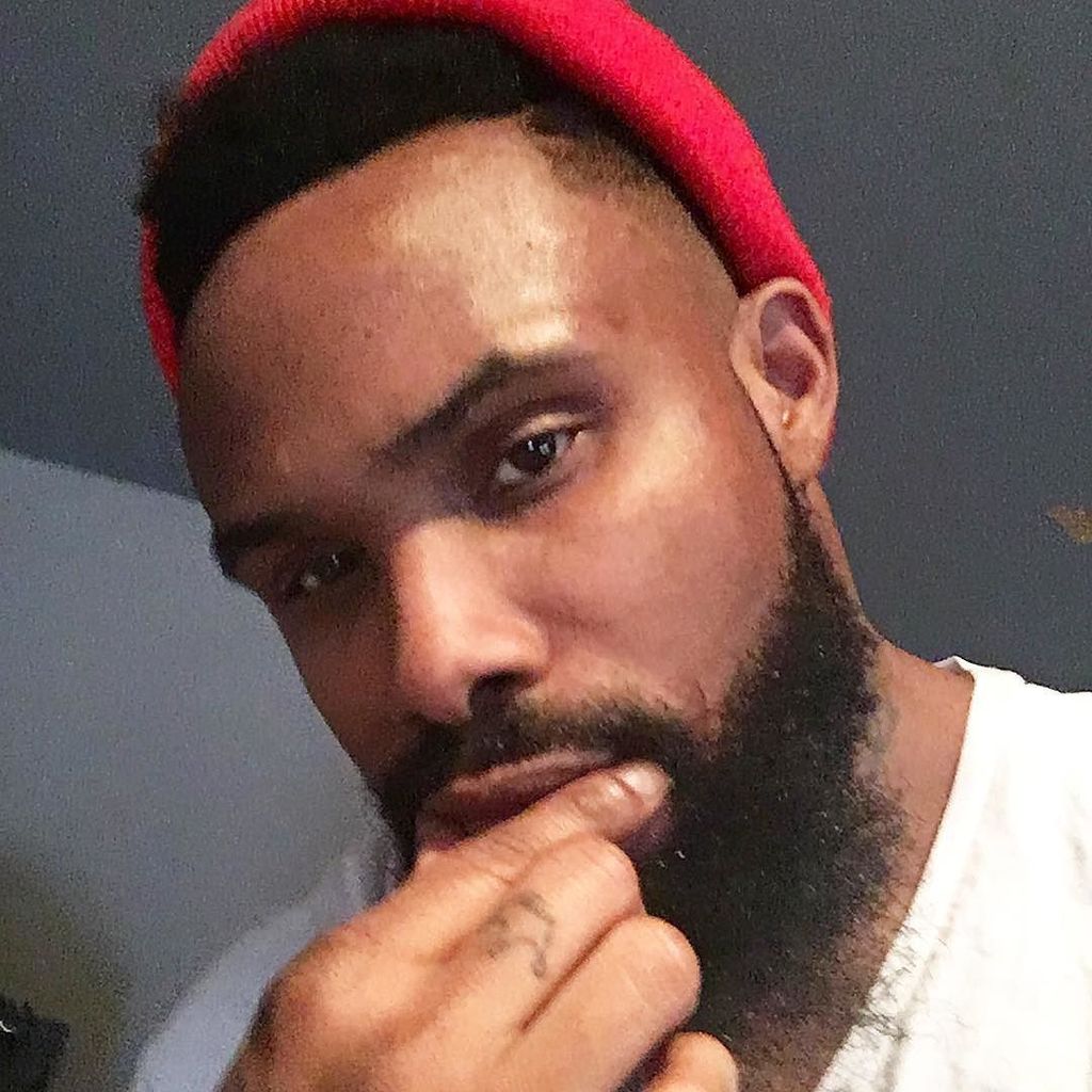 TheBeardEdition's tweet photo. "Something's Up. #model #menstyle #mensfashion #beardgame #alphabeard #freshcut #barbersho… https://t.co/uwS52QAsxo https://t.co/hobLBgIErH