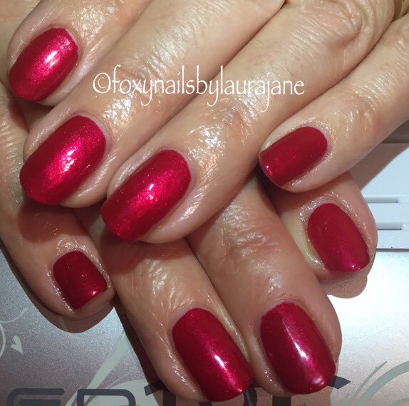 LauraJaneMitch's tweet photo. @CNDWorld #cnd #shellac #sweetsquared #tartanpunk #red #metallic #rednails #metallicnails #redmetallic #sheen β€οΈ https://t.co/8zU4Ige14s