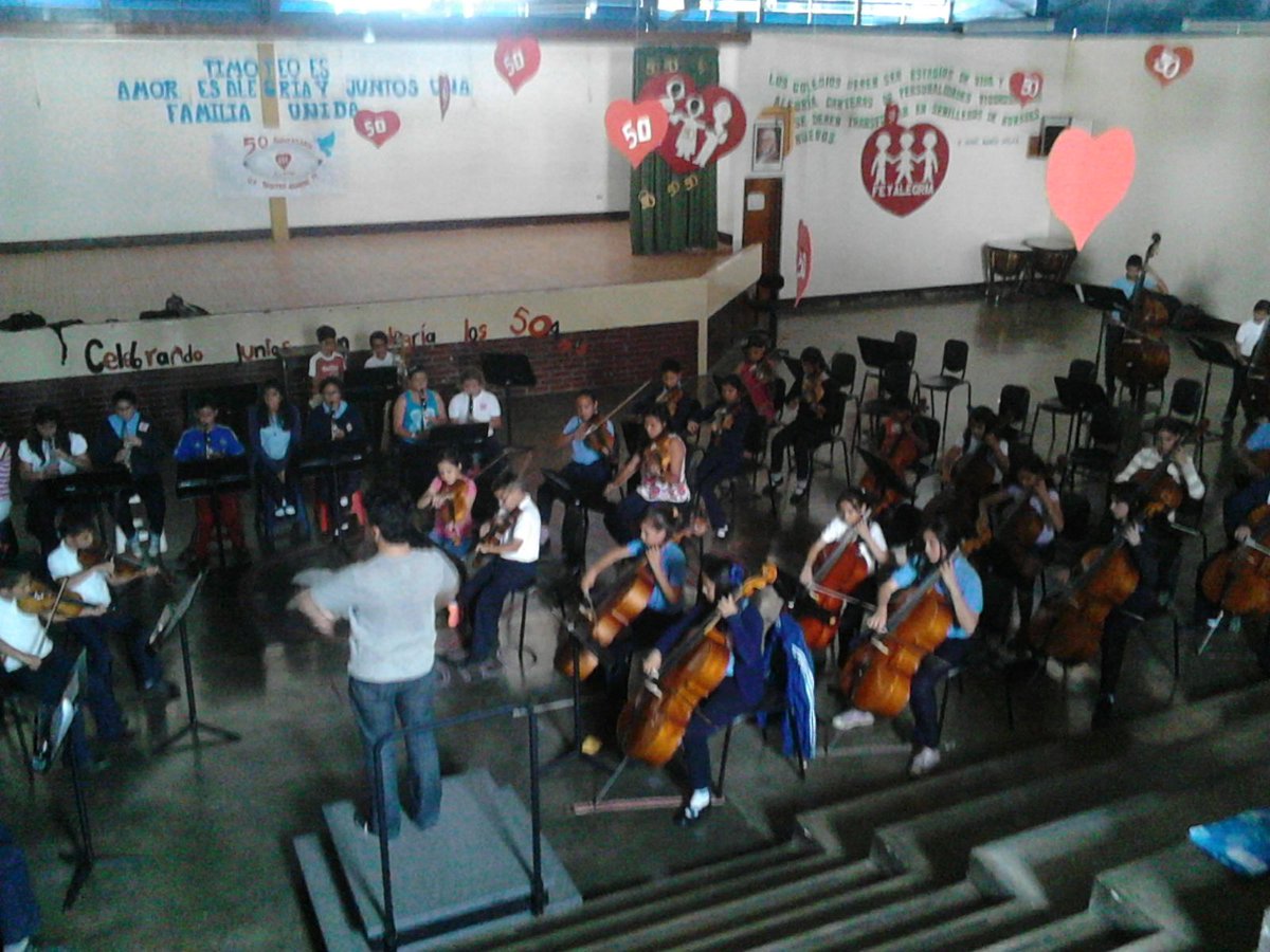🎼 Orquesta Sinfónica Juvenil e Infantil Fe y Alegría en su ensayo general para el concierto del #ElSistemaCumple41.