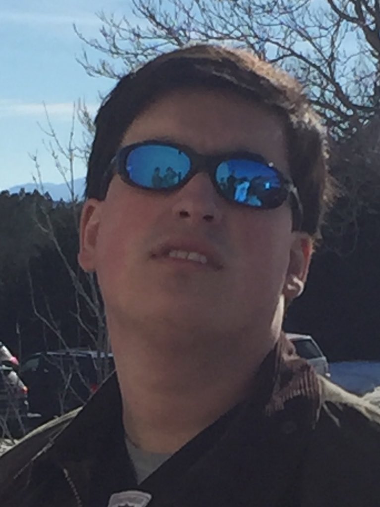 davisweaver's tweet photo. #MockCon2016 so lit I need sunglasses https://t.co/1QsIH4vXXu