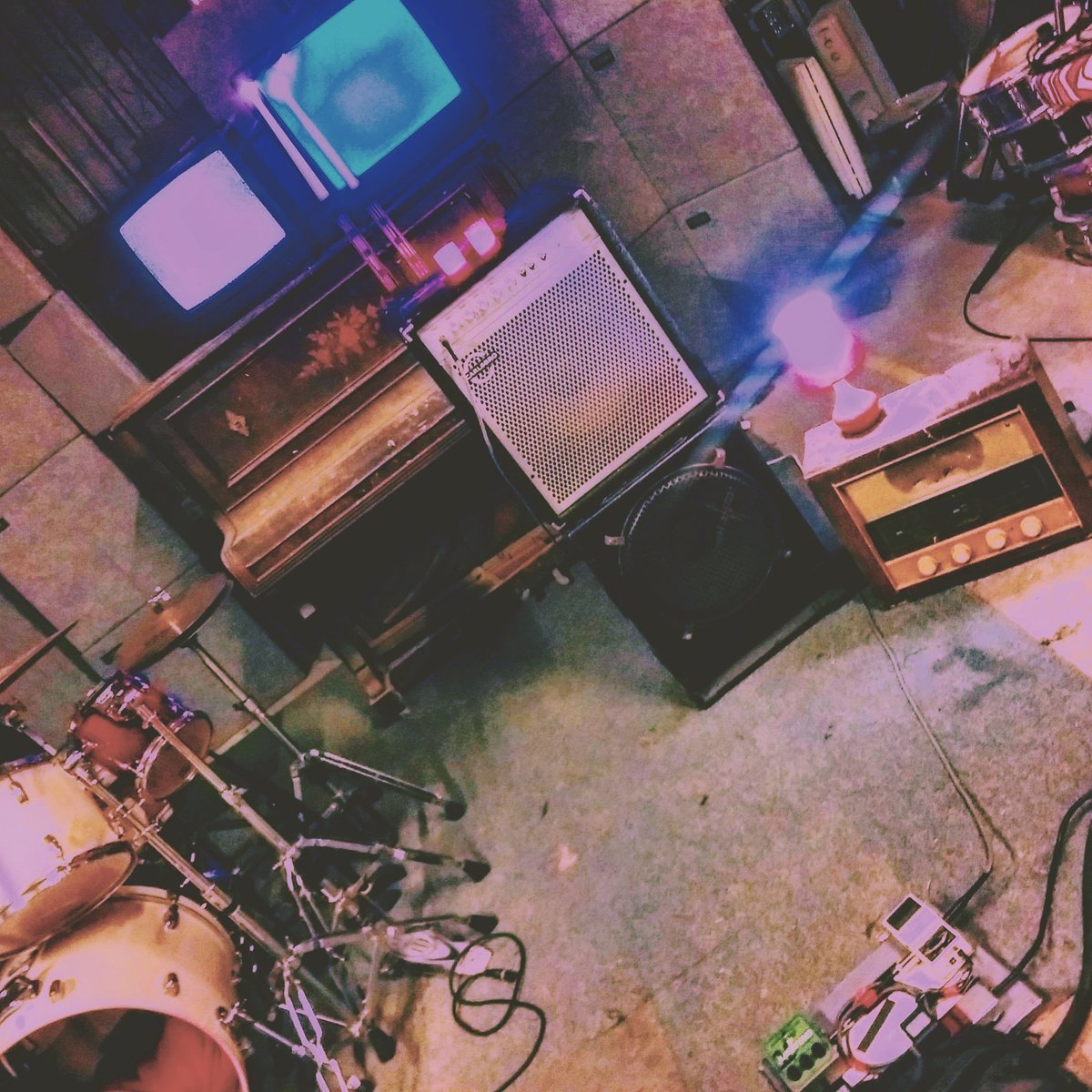 easytide's tweet photo. #fuzztv #candles #blood #cigarettes # Fennorlanestudios #easytide #livevideorecording #bass #pearl #drums #cymbals https://t.co/Ewm47RarYF