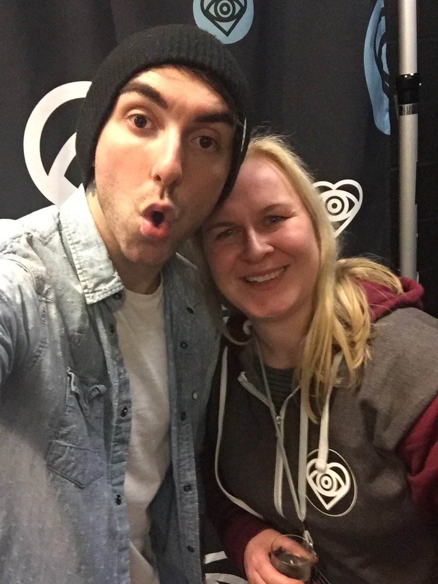jepsipepsi's tweet photo. Today's been pretty special. Taught @AllTimeLow to swear in Norwegian ☺️ https://t.co/KfAq30QfUv