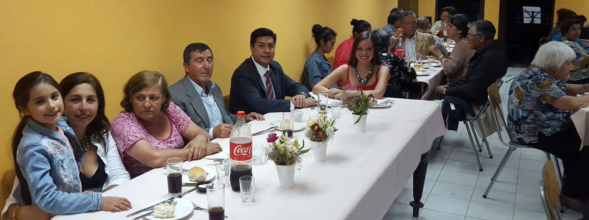Cami_FloresO's tweet photo. En aniversario No 49 de la JJVV 12 de Febrero de Limache junto a CORE @percymarin y Concejal @Cynthiamarinv https://t.co/VLHW4t2kpC