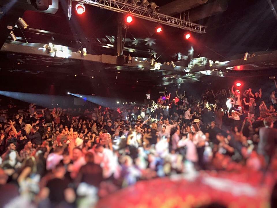 Club22_live's tweet photo. Επειδή μπορώ τα διαλύω όλα &amp; την Παρασκευή το βράδυ..!!! 
#club22 #live #night #athens #kings #kiamos #iliadi https://t.co/n7ed5Nt45E