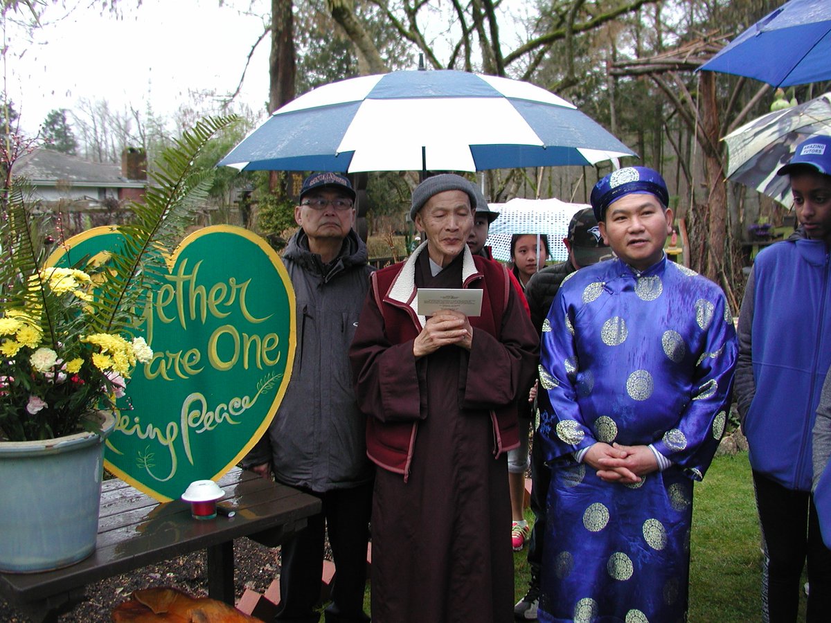 SurreyIntrfaith's tweet photo. Pics of #Surreybc #Interfaith Pilgrimage https://t.co/ovOc1KstPC #WIHW2016 #TrueSurrey @global_uri @MultiFaithActio https://t.co/yUgRP9nACF