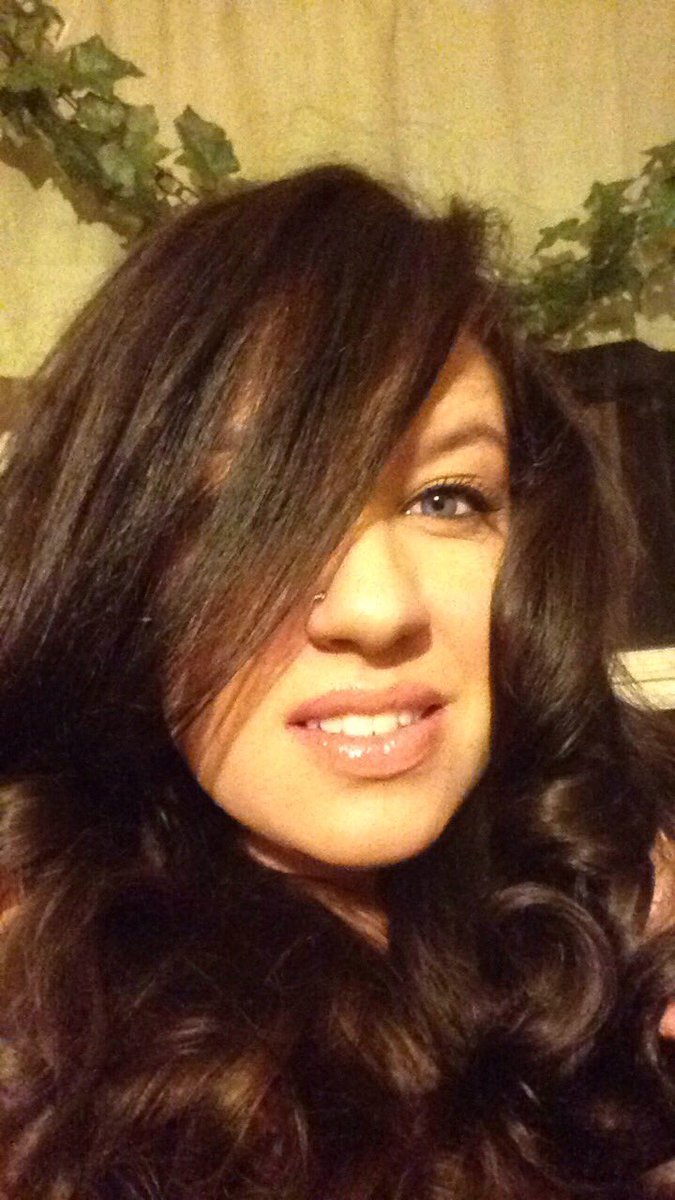 roxyclover2169's tweet photo. Friday night fun! https://t.co/GpDg9UMQ4f