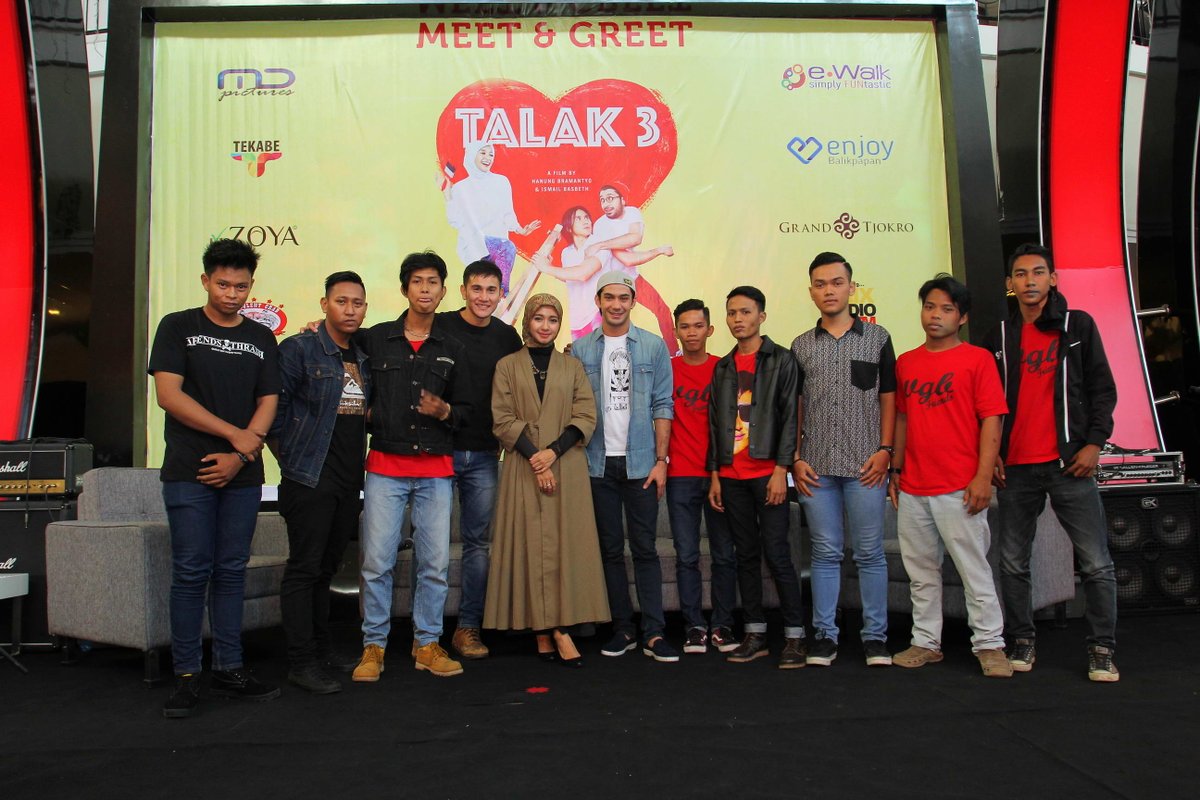 6. Foto Group " #FilmTALAK3 " --- Other foto bisa di download disini  dropbox.com/sh/yy0hfa5bjje…