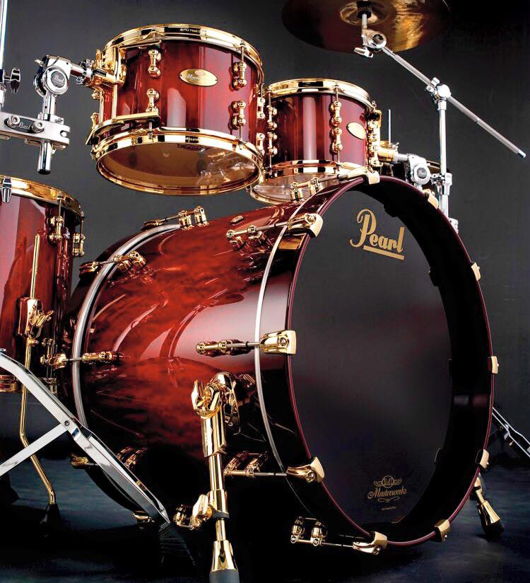 PearlDrumCorp's tweet photo. Masterworks Series kit in a Red Bubinga Burst finish with gold hardware.
https://t.co/uDjHXluZu2 https://t.co/p0T6Yx2gae
