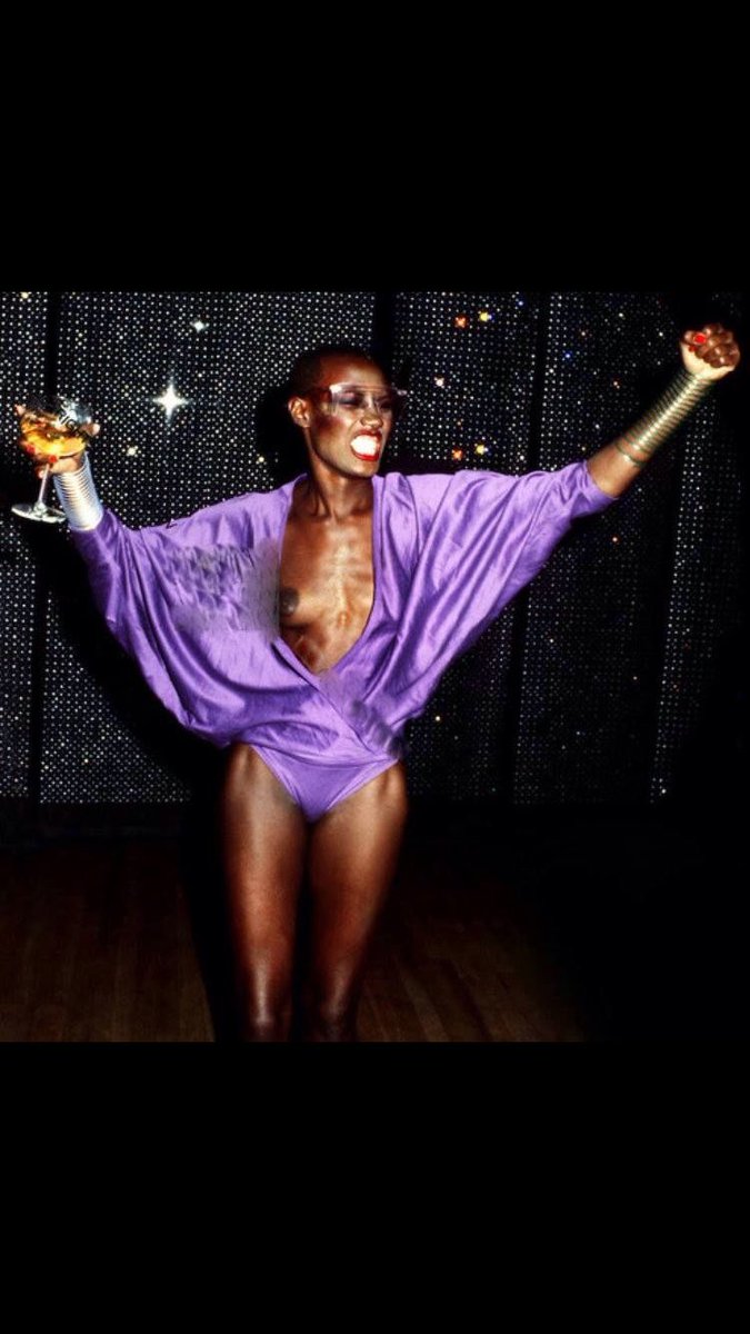 _justsmalls's tweet photo. I decided on an outfit for tonight #partytime #fridaynight https://t.co/hQoYZAIzLE