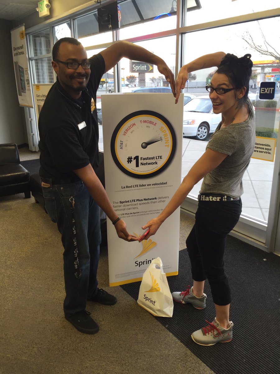 Bur_WL's tweet photo. Great deals, new phone... Happy customer @JamesLeeWC @MarkSadighian #L3PNorCal #Bday @wl_saw @WL_NorCal https://t.co/o1QyUtLZSR