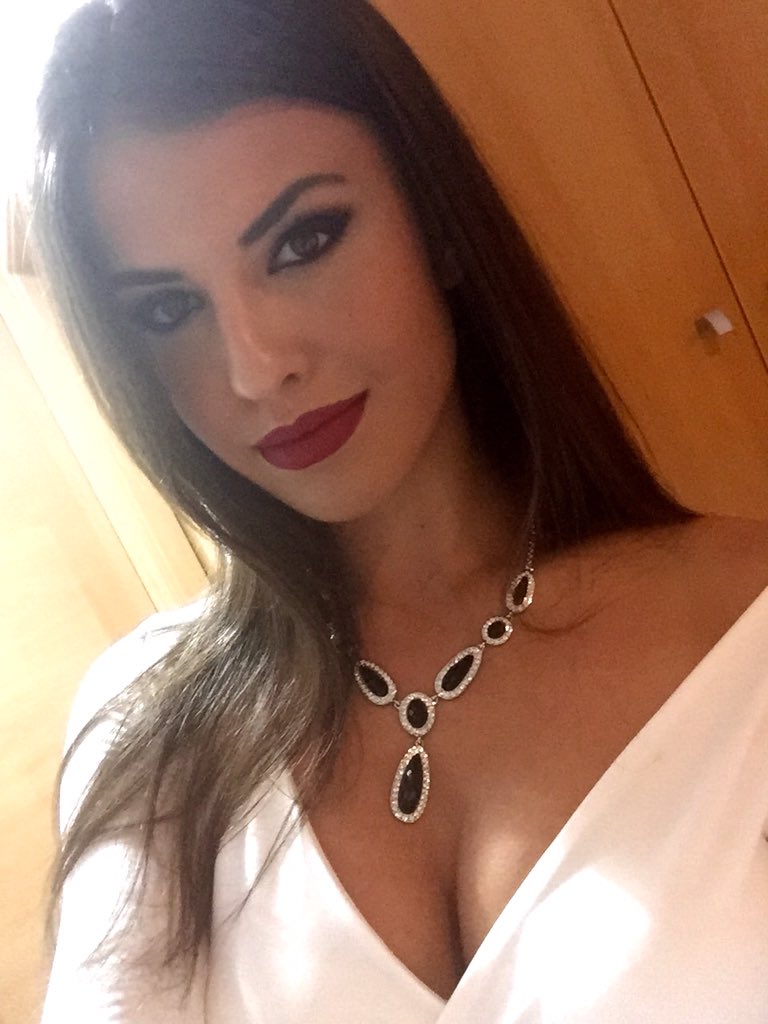sofiasuescun's tweet photo. Os quiero amores💕 https://t.co/oweNtsiS10