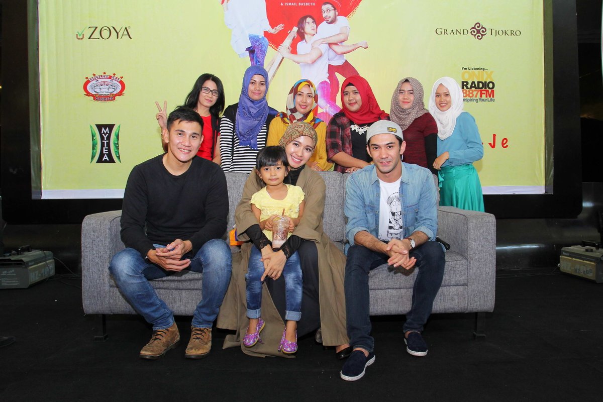 35. Foto Group " #FilmTALAK3 " --- Other foto bisa di download disini dropbox.com/sh/yy0hfa5bjje…