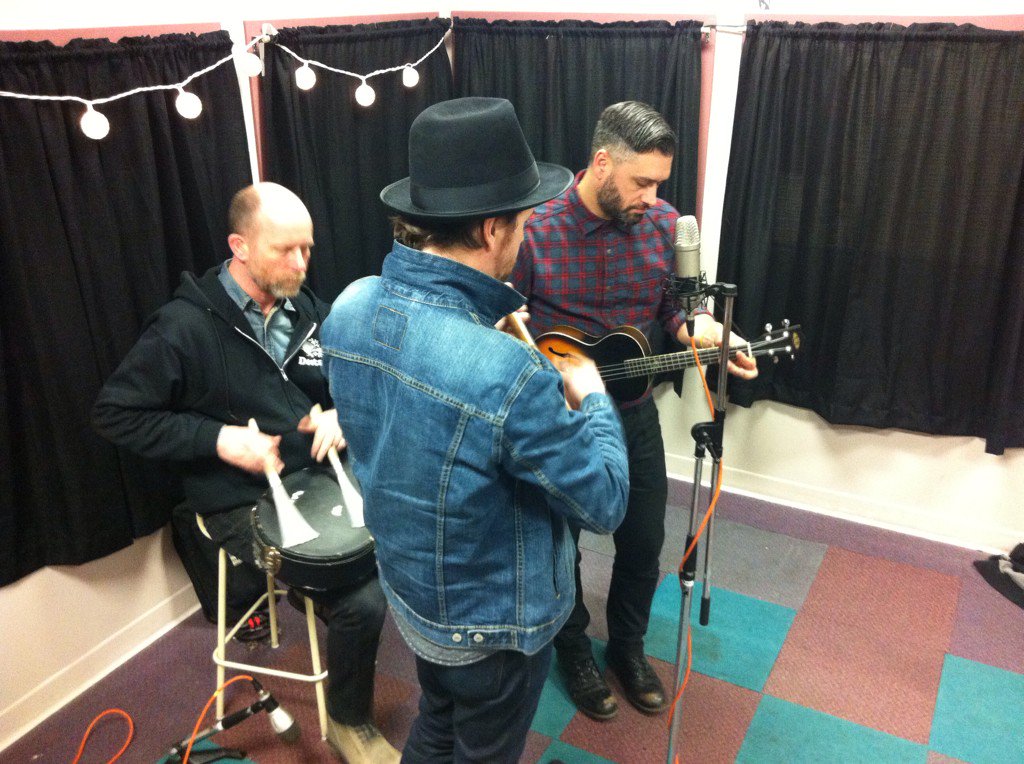 CKXUmusic's tweet photo. It's @ElliottBROOD! https://t.co/Ee9JVMMVXp