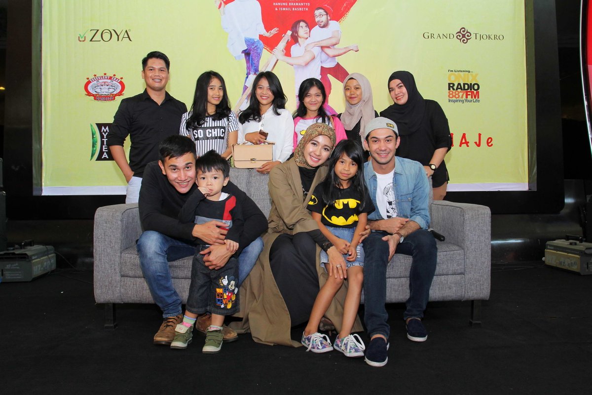 29. Foto Group " #FilmTALAK3 " --- Other foto bisa di download disini dropbox.com/sh/yy0hfa5bjje…