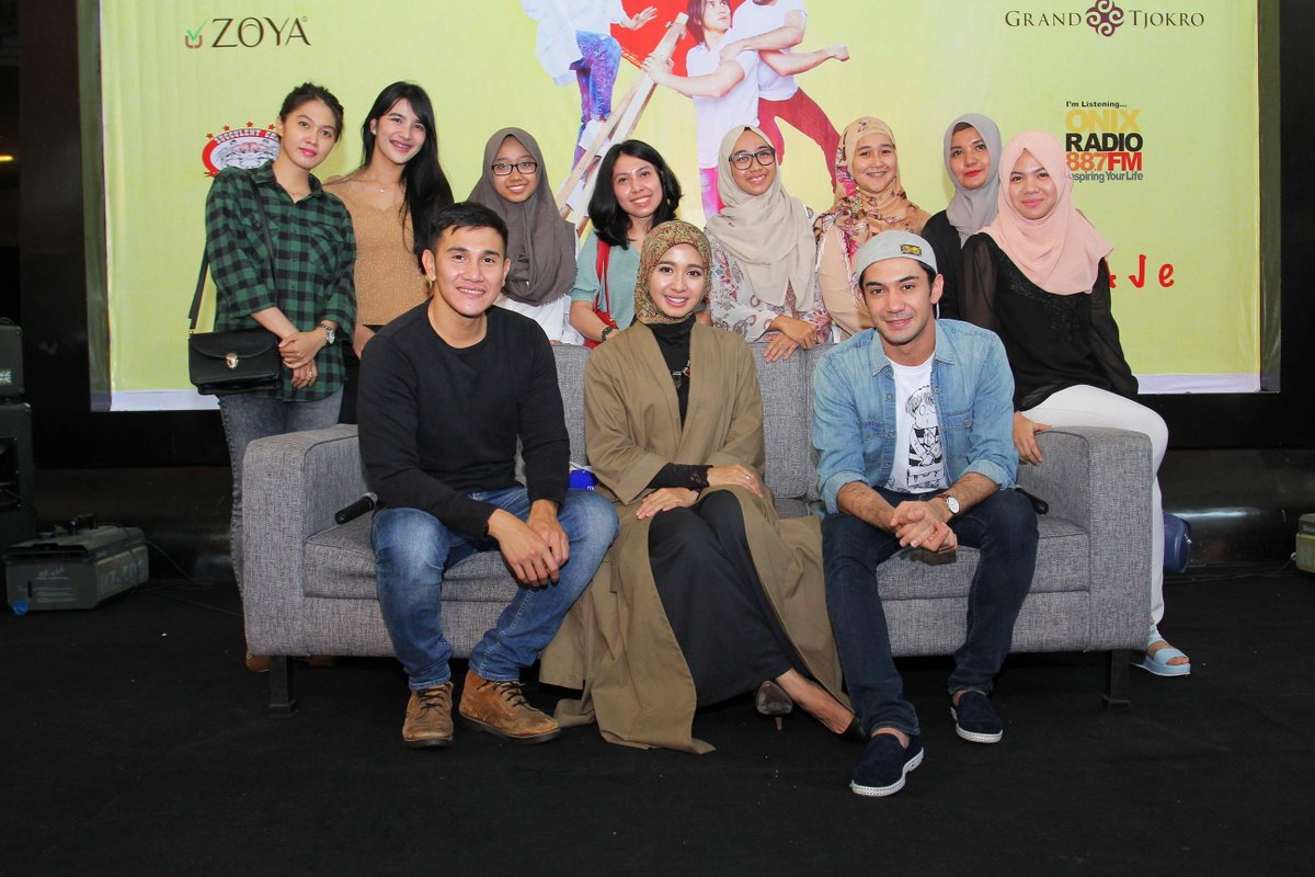 33. Foto Group " #FilmTALAK3 " --- Other foto bisa di download disini dropbox.com/sh/yy0hfa5bjje…