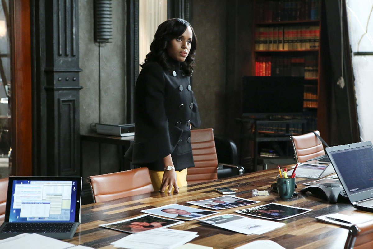 InStyle's tweet photo. .@ScandalABC fashion recap: Here's why Olivia starts wearing brighter colors: https://t.co/aAM7M23YRZ #scandal https://t.co/ow4EwmZ0H8