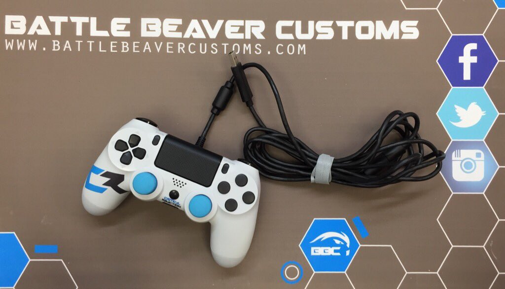 BattleBeaver's tweet photo. So back when I said a major event would have issues with ps4 controllers and internal batteries..Then proposed this https://t.co/PBGpT2i7R4