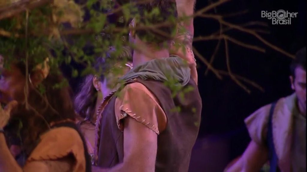 gabidegabriele's tweet photo. AP: Vamos descobrir quem tem cc nessa casa? Daniel: Vamos! AP: É acho que não somos nós. #BBB16 https://t.co/DUjd6GFa4j