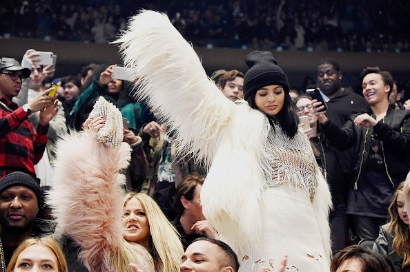 kardashiancat's tweet photo. kylie and khloe feelin yeezy vibes https://t.co/99Riygk9Li