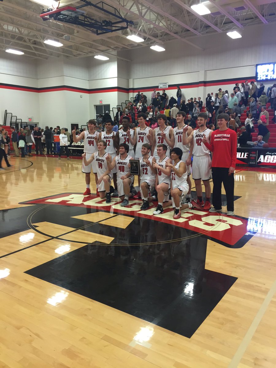 AHSAggieSports's tweet photo. Area Champs. 25-6 overall. Hosting Oxford Tuesday at 7:00. #AHSAggiePride https://t.co/mUP7ujZkqb