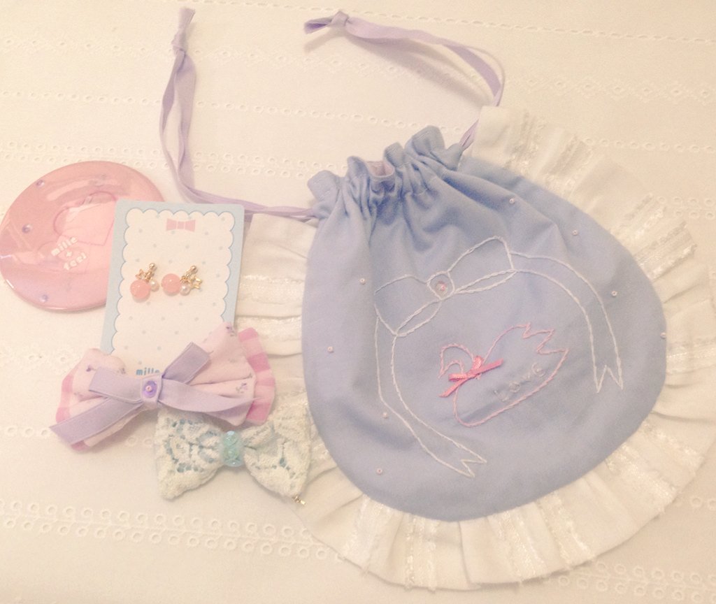 millefeel's tweet photo. ♥︎プレゼント企画♥︎
フォロワーさん777人達成記念のプレゼント企画をします💓
遅くなってしまったお詫びに、5点セットで1名様にプレゼント🐶‼️���
〆切は2/17(水)です🌟
応募方法はフォロー＆RT🎵
ご応募お待ちしております💕 https://t.co/xgM45XBvLM