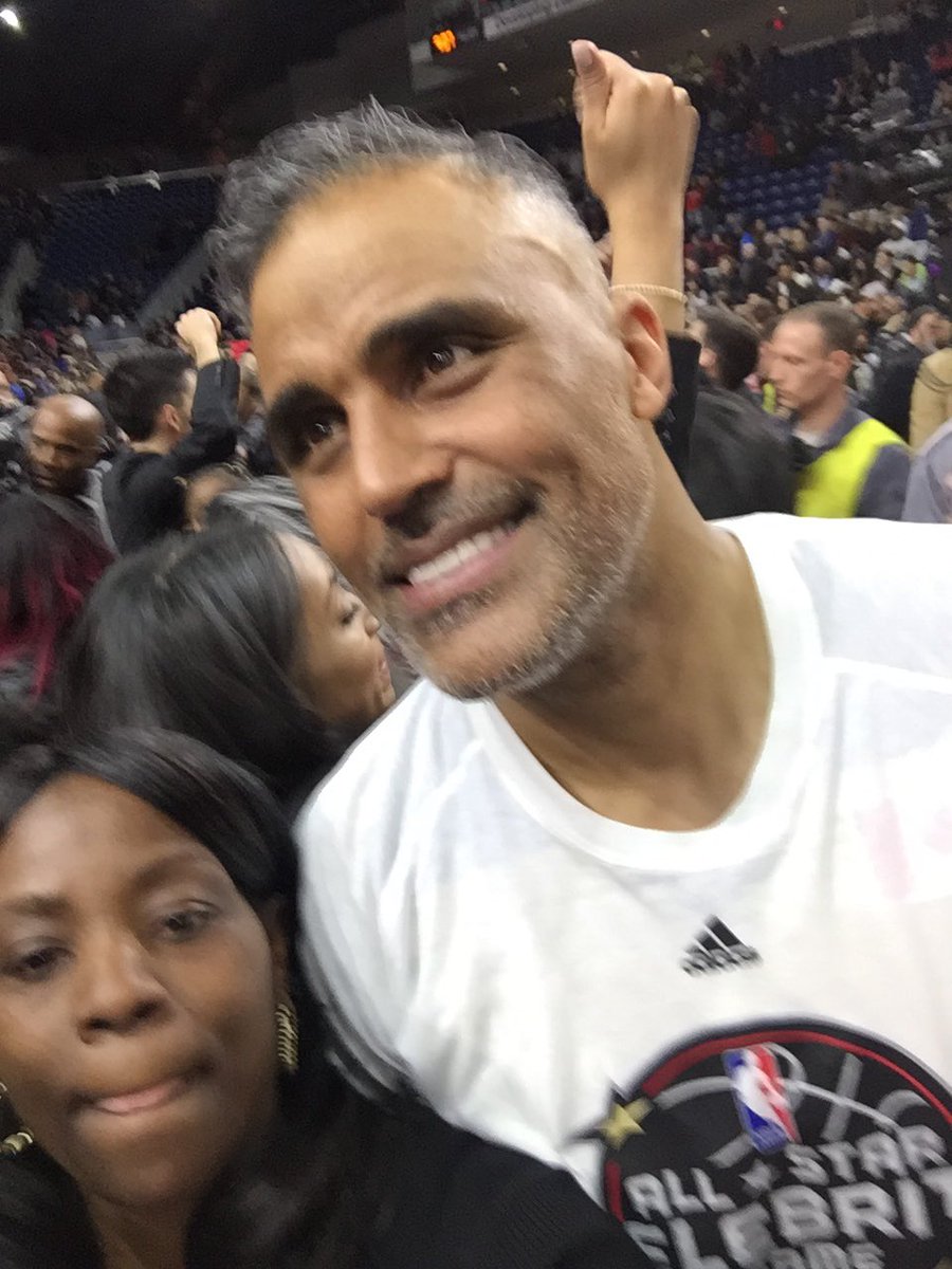 sandrameng_ca's tweet photo. I'm glad to chose to watch celebrity game tonight , it was so fun! #NBAAllStarTO #NBAAllStarCelebrityGame https://t.co/C2QtqQERI3
